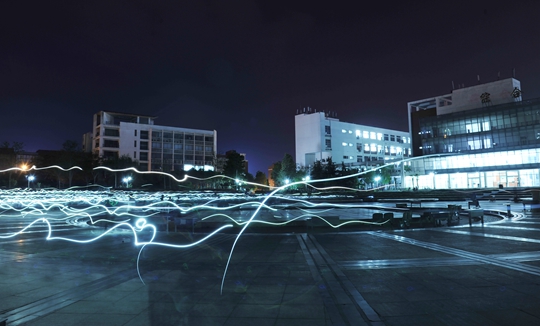 1492767610516078947.jpg 9.爱“地”奔跑——荧光夜跑活动_副本.jpg