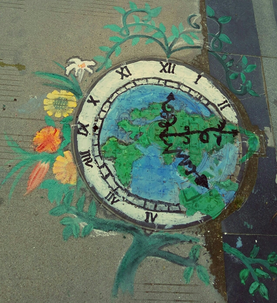 1492767602217098314.jpg 8.井盖涂鸦——环保低头见活动_副本.jpg